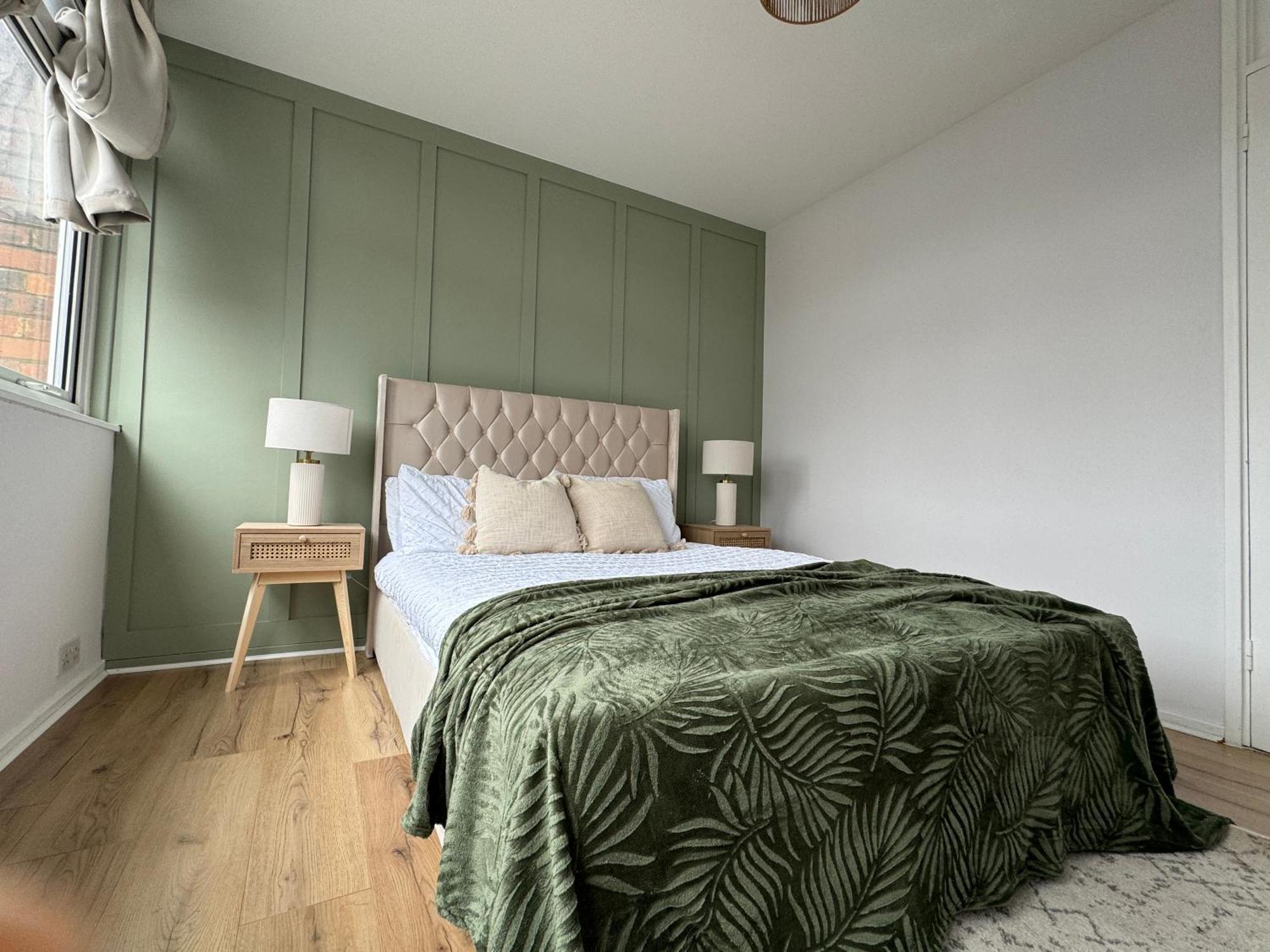 Grace House - 15 Minutes To Central London Thamesmead  エクステリア 写真