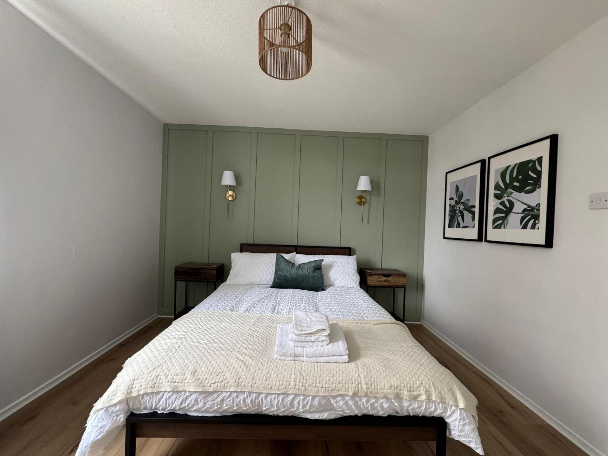 Grace House - 15 Minutes To Central London Thamesmead  エクステリア 写真