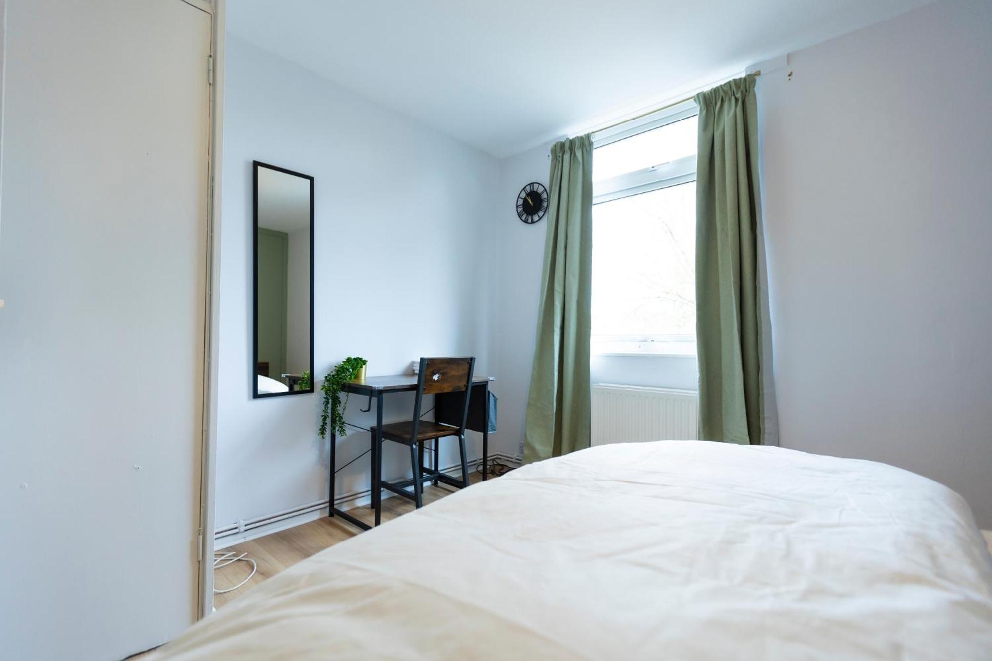 Grace House - 15 Minutes To Central London Thamesmead  エクステリア 写真
