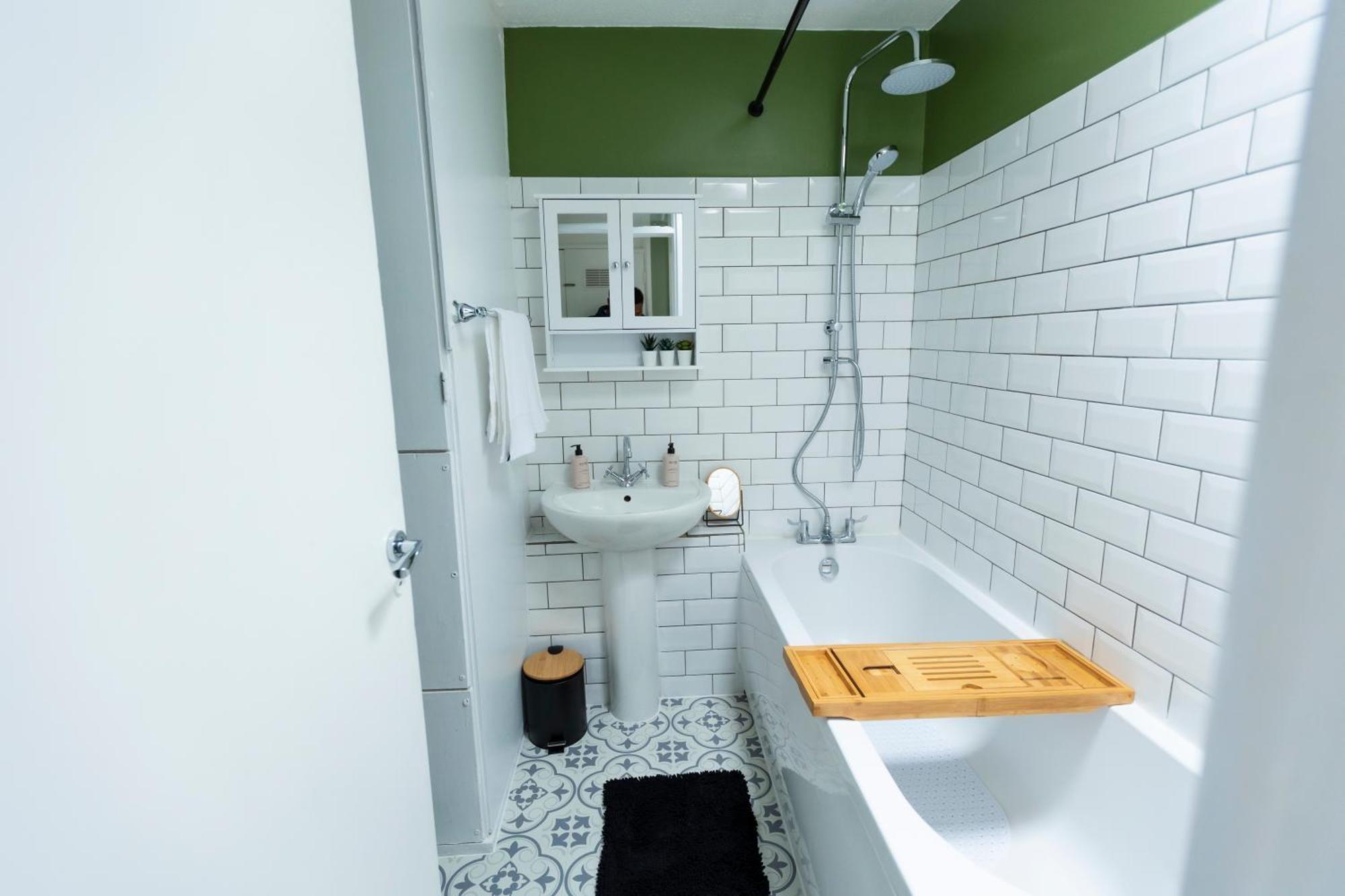 Grace House - 15 Minutes To Central London Thamesmead  エクステリア 写真
