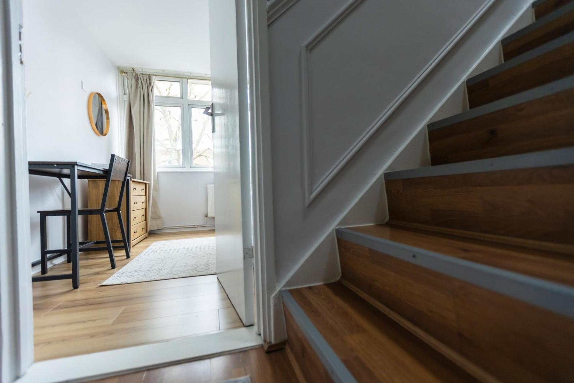 Grace House - 15 Minutes To Central London Thamesmead  エクステリア 写真
