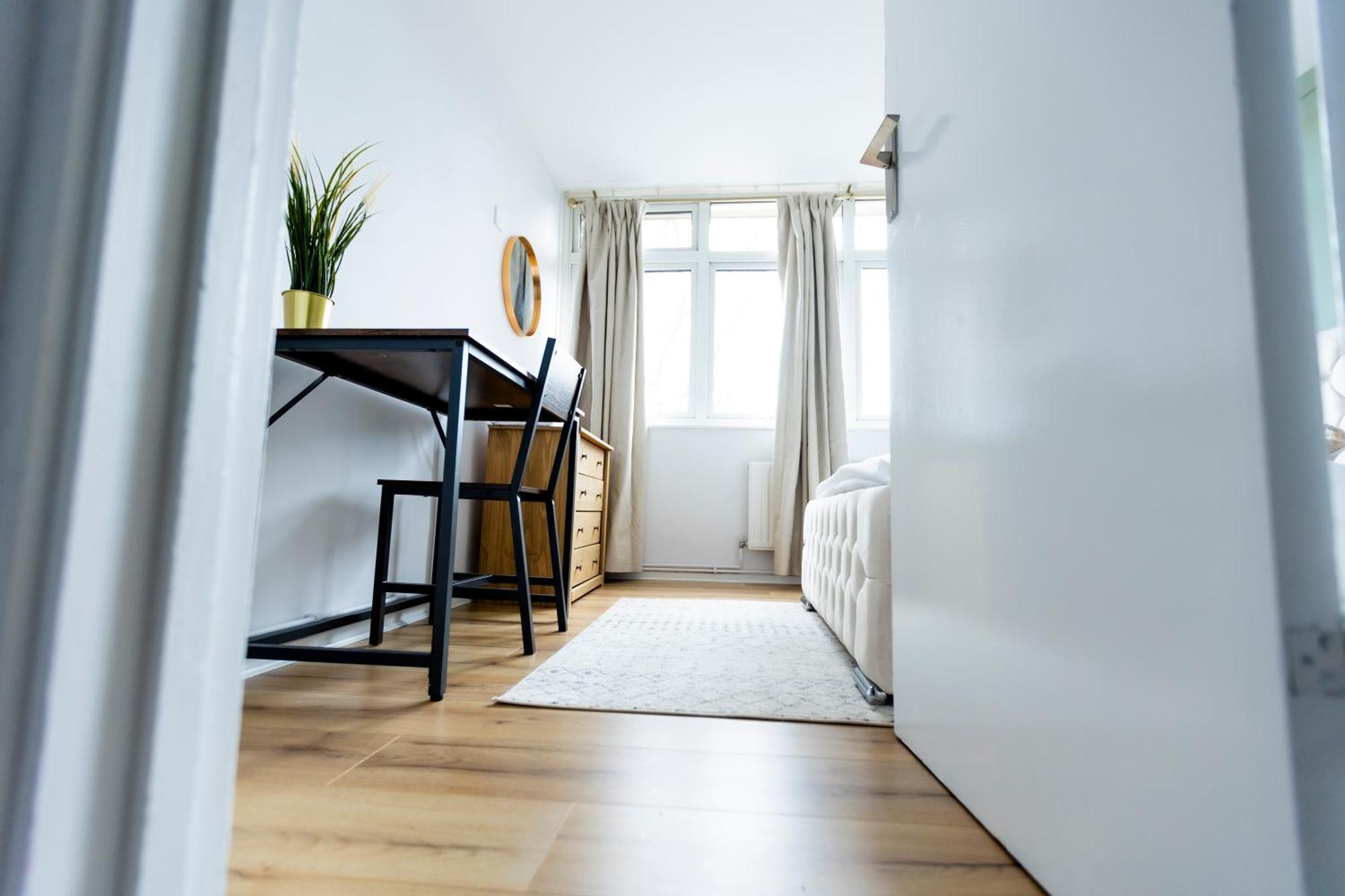 Grace House - 15 Minutes To Central London Thamesmead  エクステリア 写真