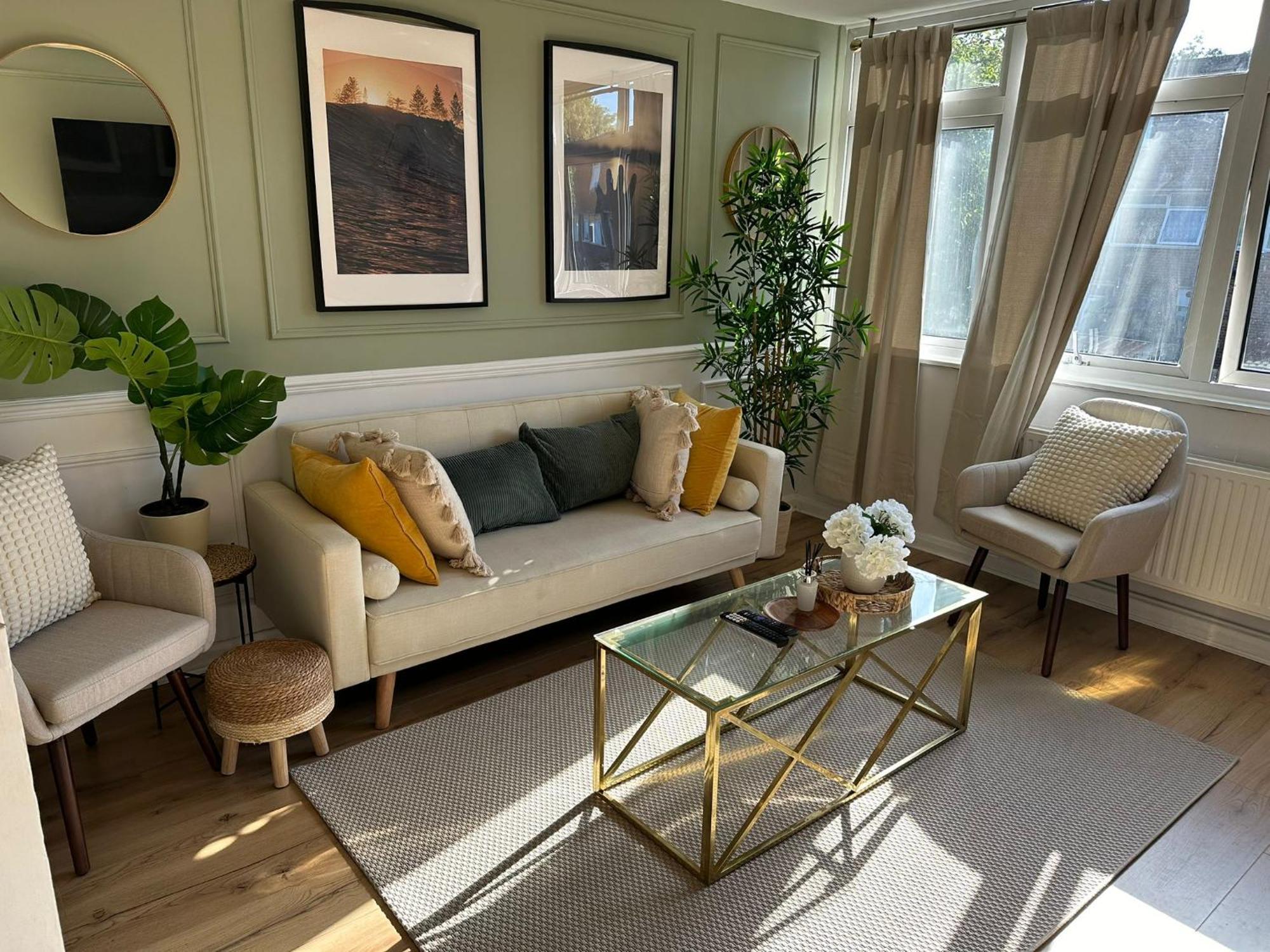Grace House - 15 Minutes To Central London Thamesmead  エクステリア 写真